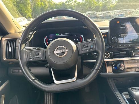 Used 2024 Nissan Pathfinder Platinum AWD/4WD image 12