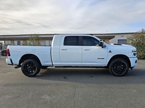 New 2025 RAM 3500 Laramie image 9