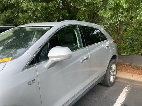 Used 2017 Cadillac XT5 Luxury w/ Driver Awareness Package FWD image 9