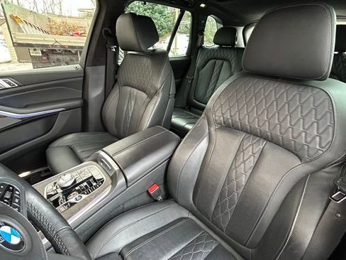 Used 2024 BMW X5 xDrive40i w/ Executive Package image 12