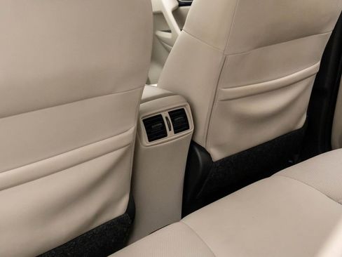 Used 2018 Nissan Rogue Sport SL image 17