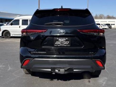Used 2021 Toyota Highlander XLE image 5