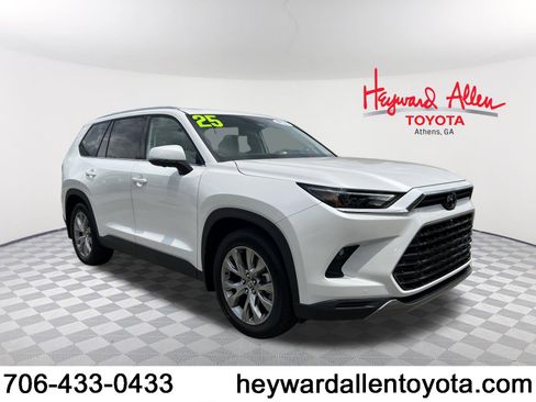 Certified 2025 Toyota Grand Highlander FWD image 1