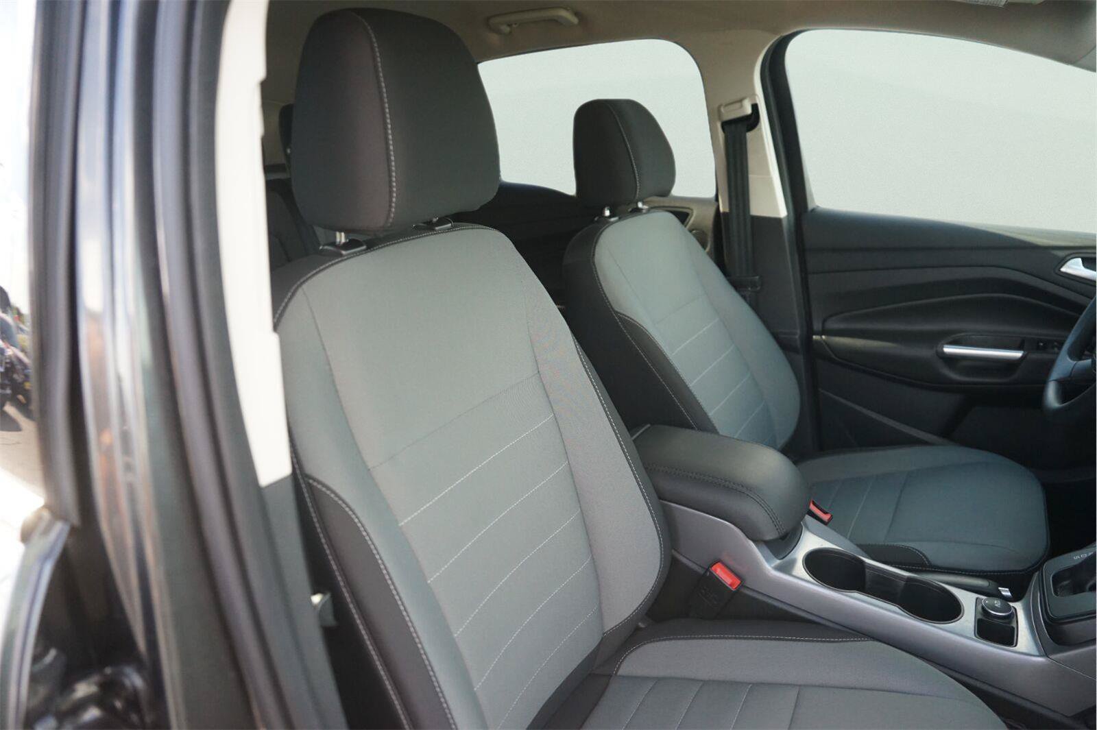 Used 2016 Ford Escape SE w/ Equipment Group 201A FWD image 19