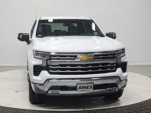 Used 2024 Chevrolet Silverado 1500 LTZ image 2