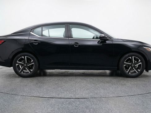 Used 2025 Nissan Sentra SV FWD image 11