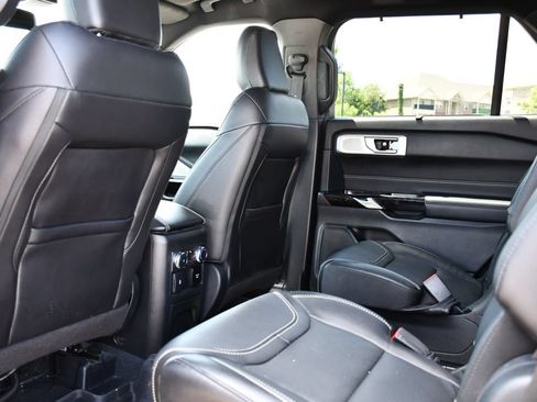 Used 2022 Ford Explorer ST w/ Equipment Group 401A AWD/4WD image 18