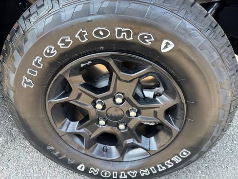 Used 2023 Jeep Wrangler Unlimited w/ Cold Weather Group AWD/4WD image 10