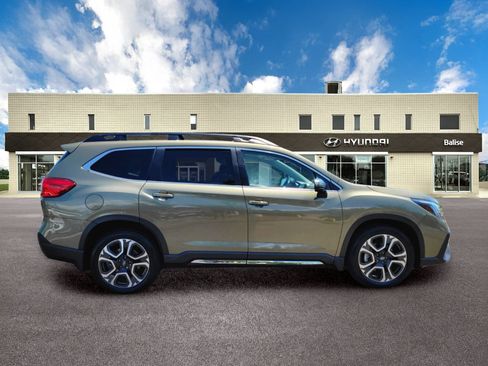 Used 2023 Subaru Ascent Limited w/ Technology Package AWD/4WD image 2