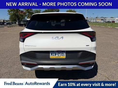 Used 2025 Kia Sportage LX AWD/4WD image 6