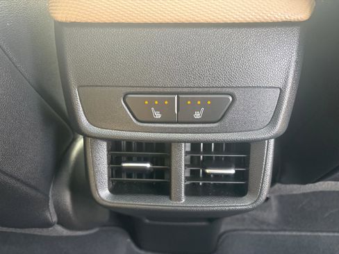 Used 2025 Chevrolet Equinox ACTIV w/ Safety and Technology Package image 44