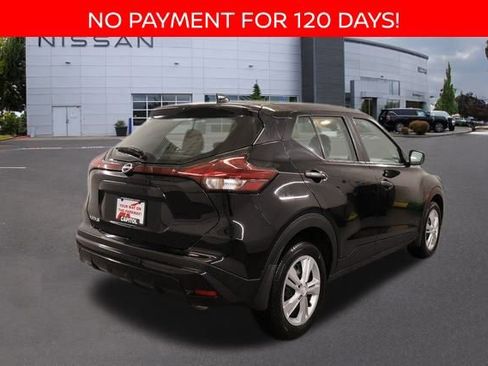 New 2025 Nissan Kicks Play S image 2