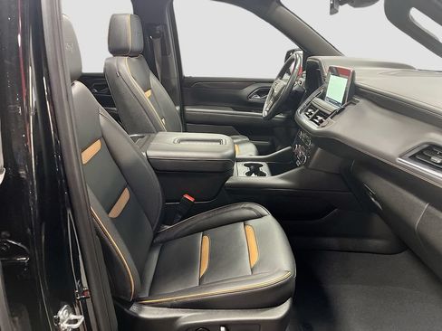 Used 2024 GMC Yukon XL AT4 w/ Technology Package AWD/4WD image 31