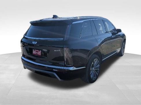 Used 2026 Cadillac Vistiq Luxury AWD/4WD image 3