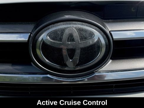 Used 2017 Toyota Highlander Limited AWD/4WD image 23