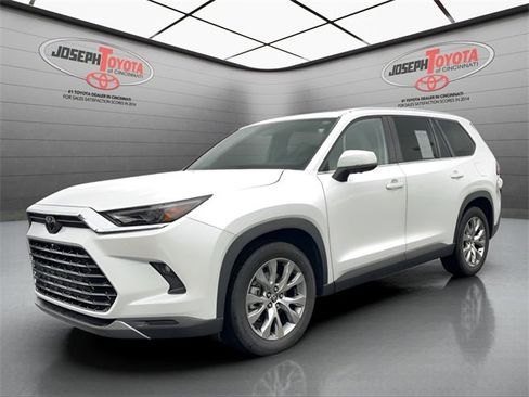 Certified 2025 Toyota Grand Highlander AWD image 9