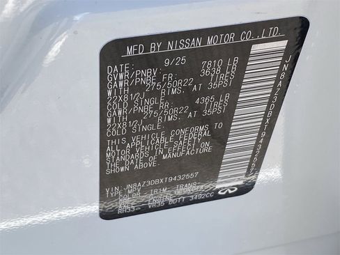 New 2026 INFINITI QX80 4WD w/ Sport Exterior Package image 36