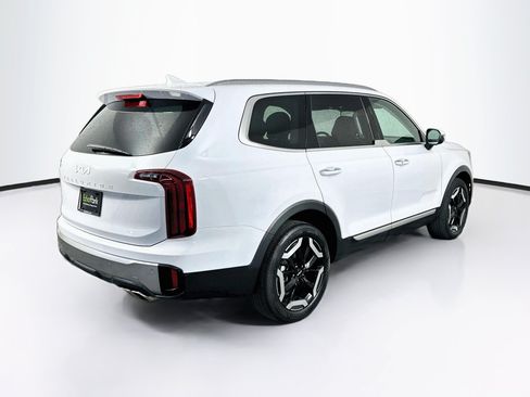 Used 2025 Kia Telluride S FWD image 9