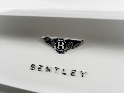 Used 2023 Bentley Bentayga Extended Wheelbase image 14
