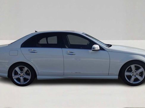 Used 2011 Mercedes-Benz C 300 Sport image 4