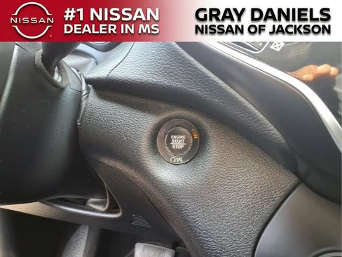 Used 2020 Jeep Cherokee Limited FWD image 16