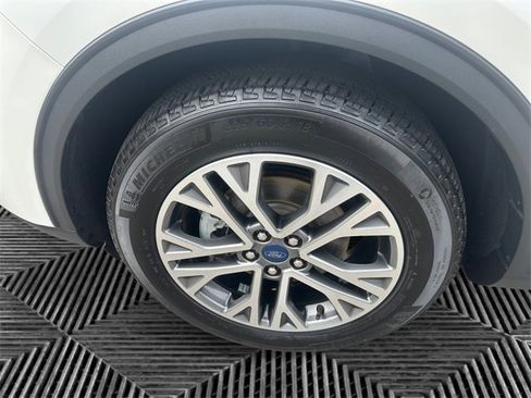 Used 2022 Ford Escape SEL w/ Technology Package image 14