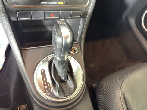 Used 2013 Volkswagen Beetle 2.0T image 25