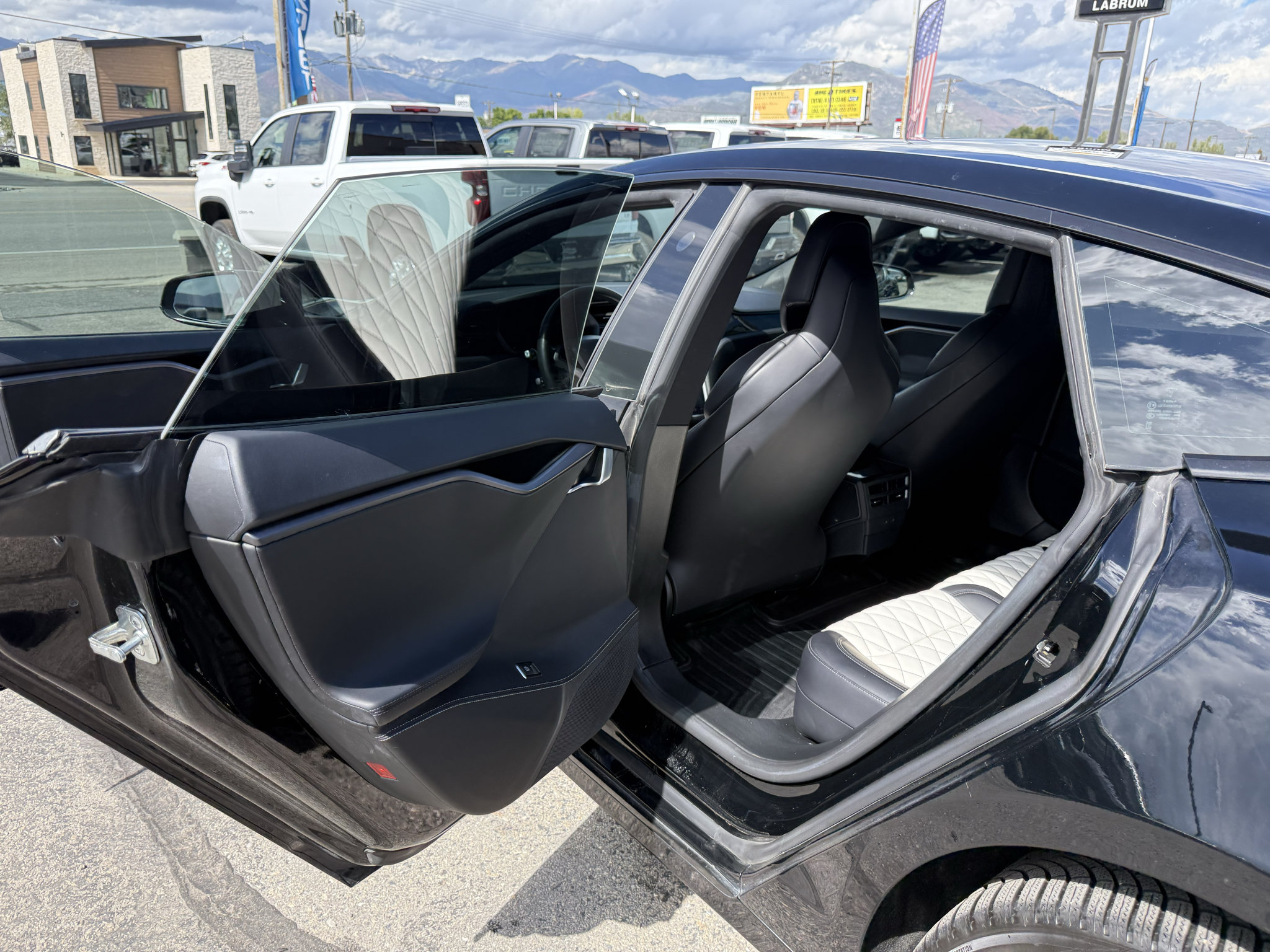 Used 2018 Tesla Model S 100D AWD/4WD image 24