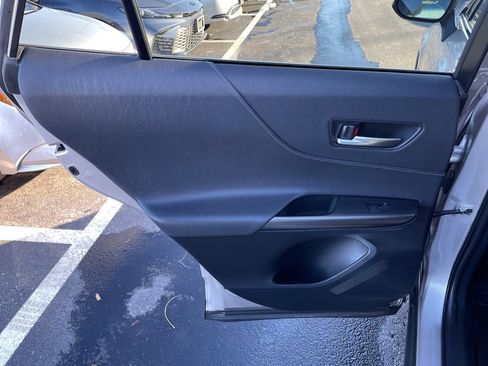 Certified 2024 Toyota Venza XLE image 19