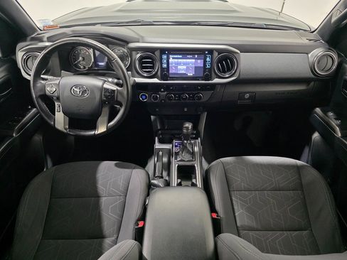 Used 2016 Toyota Tacoma TRD Sport image 30