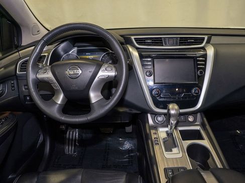 Used 2018 Nissan Murano SL image 2