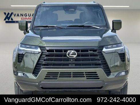 Used 2025 Lexus GX 550 w/ Accessory Package (2T) image 3