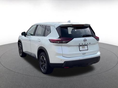 Used 2026 Nissan Rogue SV FWD image 11