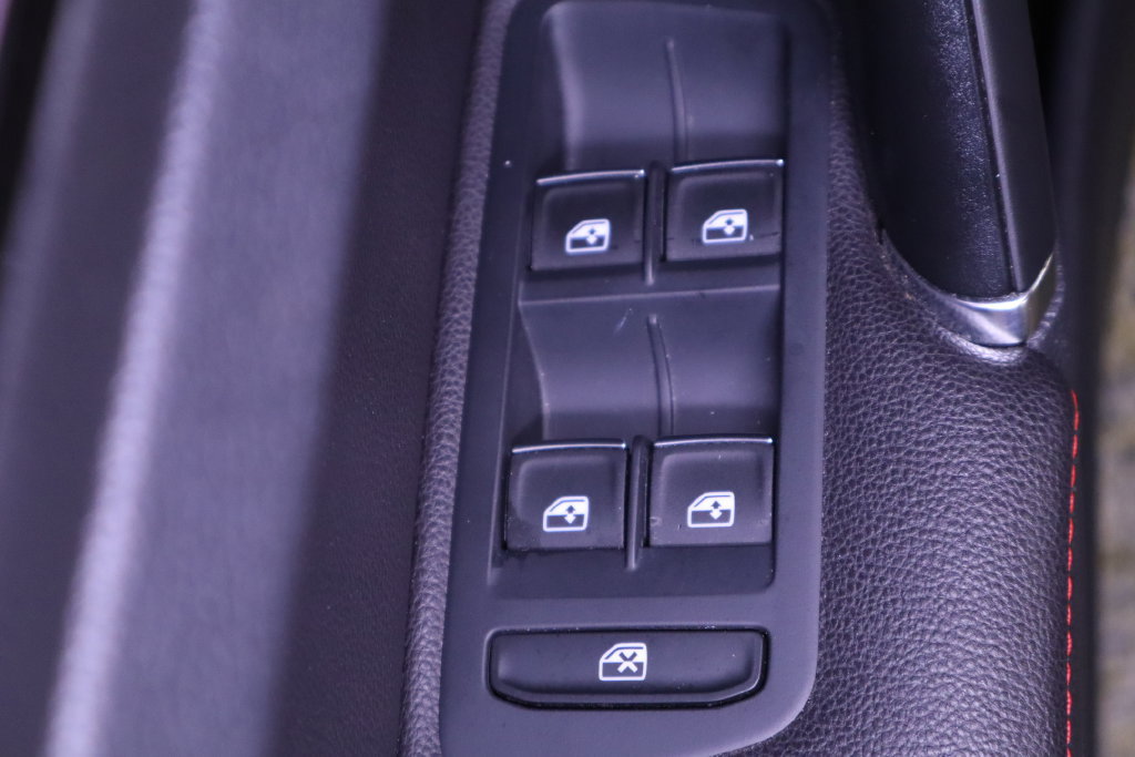 Used 2017 Volkswagen GTI SE FWD image 38