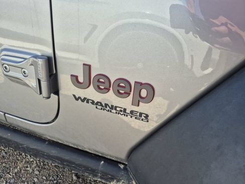 Used 2021 Jeep Wrangler Unlimited Rubicon AWD/4WD image 7