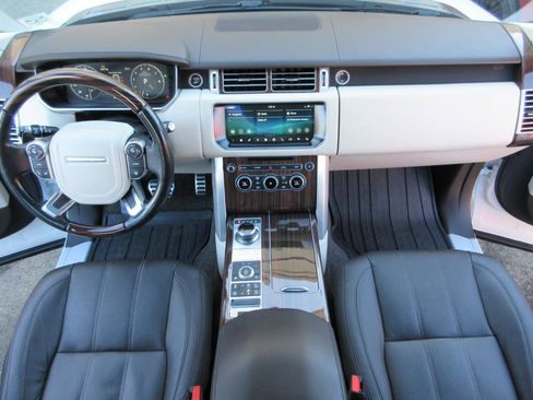 Used 2017 Land Rover Range Rover Supercharged AWD/4WD image 18