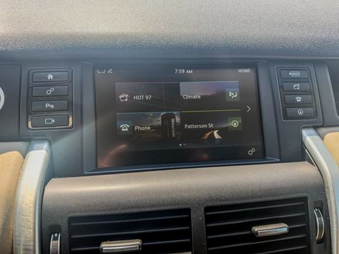 Used 2019 Land Rover Discovery Sport HSE AWD/4WD image 25