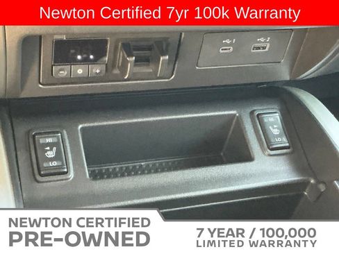 Used 2024 Nissan Titan SV w/ SV Convenience Package RWD image 11