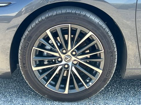 Used 2025 Lexus ES 300h w/ Premium Package FWD image 12