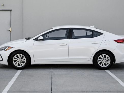 Used 2017 Hyundai Elantra SE FWD image 10