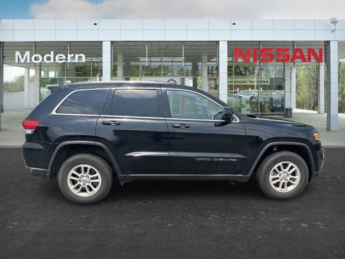 Used 2020 Jeep Grand Cherokee Laredo AWD/4WD image 6