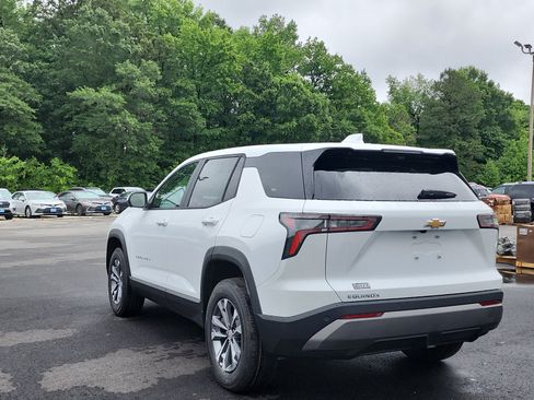 New 2026 Chevrolet Equinox LT FWD image 3
