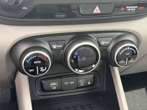 New 2026 Hyundai Venue SEL FWD image 24