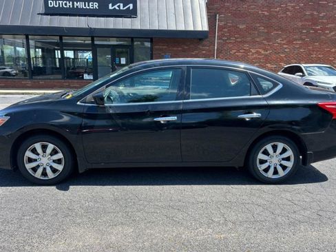 Used 2017 Nissan Sentra S image 8
