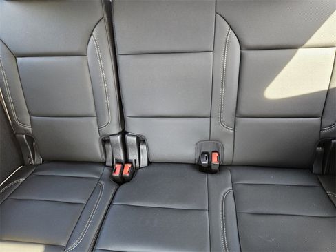 Certified 2021 GMC Yukon SLT w/ SLT Premium Package image 6