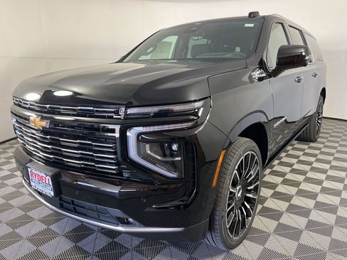 New 2026 Chevrolet Suburban High Country AWD/4WD image 14