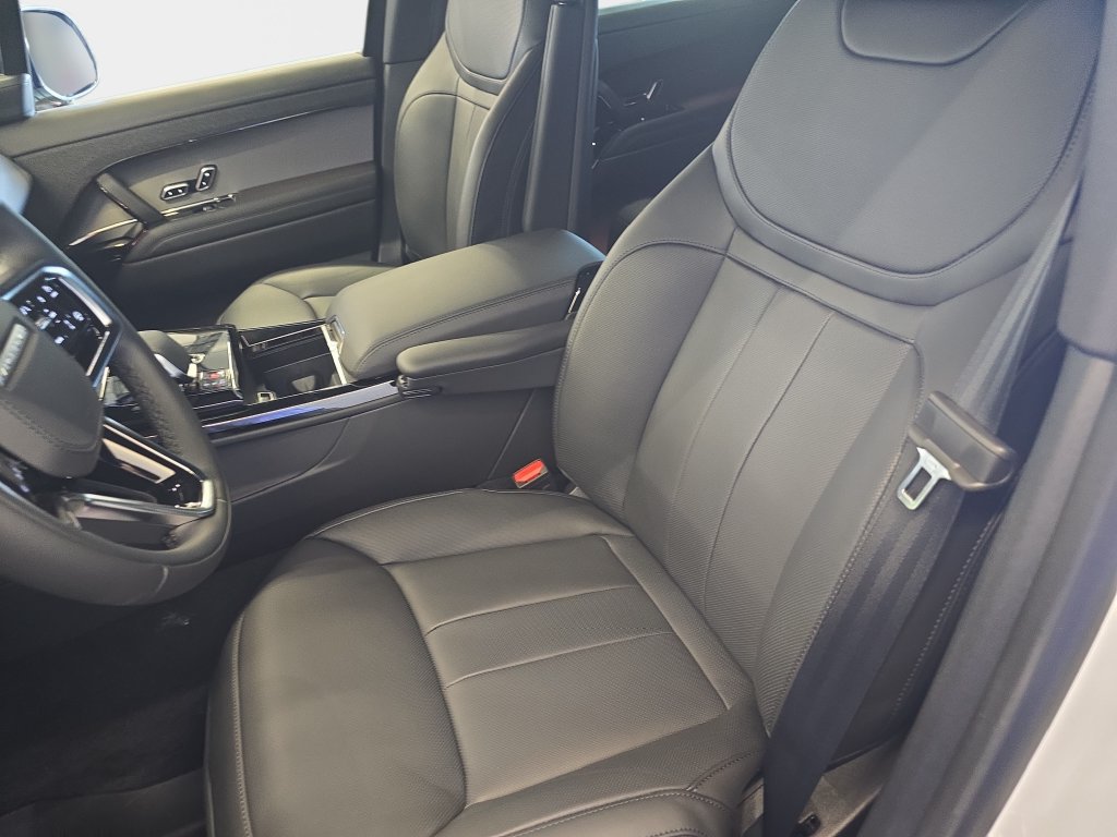 New 2026 Land Rover Range Rover Sport SE AWD/4WD image 12