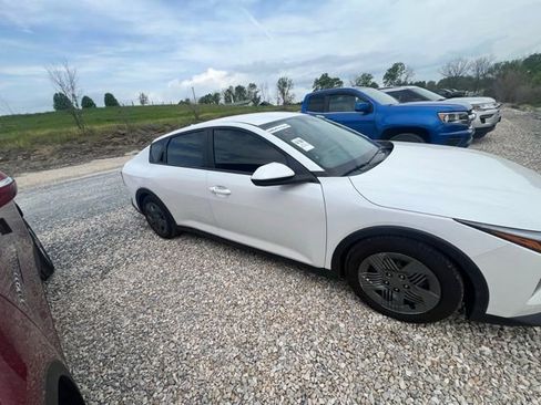 Used 2025 Kia K4 LX image 4