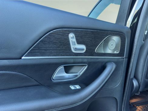 Used 2024 Mercedes-Benz GLS 450 4MATIC image 16