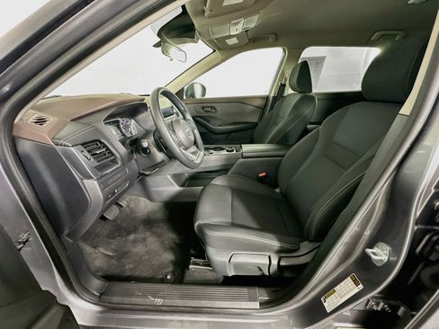 Used 2023 Nissan Rogue S AWD/4WD image 13